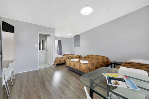 Ned Kelly's Motel - Surfers Paradise Gold Coast 3