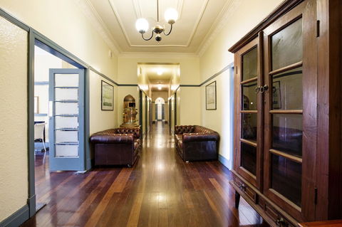 Captain Stirling Hotel - Surfers Paradise Gold Coast 6