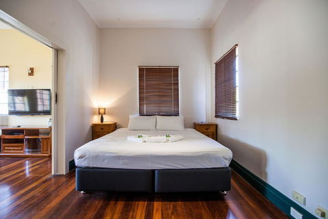 Captain Stirling Hotel - Surfers Paradise Gold Coast 1