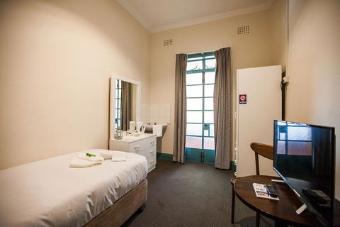Captain Stirling Hotel - Surfers Paradise Gold Coast 3