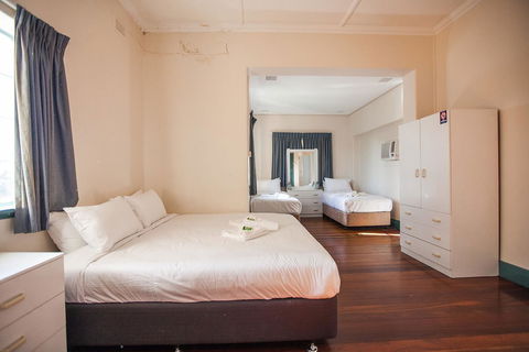 Captain Stirling Hotel - Surfers Paradise Gold Coast 2