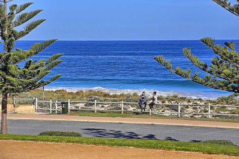 Beachfront @ Scarbs - Surfers Paradise Gold Coast 14