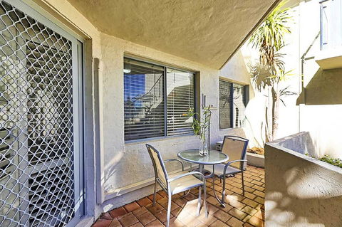 Beachfront @ Scarbs - Surfers Paradise Gold Coast 11