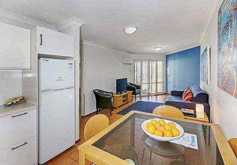Beachfront @ Scarbs - Surfers Paradise Gold Coast 1