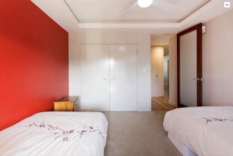 Adele's Luxury South Beach Apartment With King Bed - Surfers Paradise Gold Coast 8