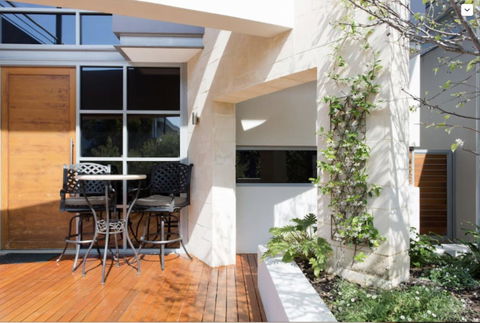 Adele's Luxury South Beach Apartment With King Bed - Surfers Paradise Gold Coast 21