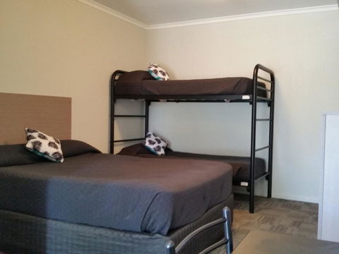 Mandurah Foreshore Motel - Surfers Paradise Gold Coast 11