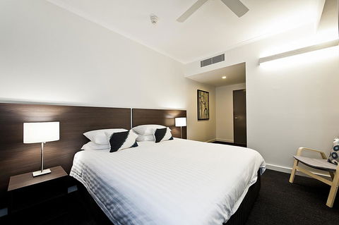 St Catherine\'s On Park - Surfers Paradise Gold Coast 9