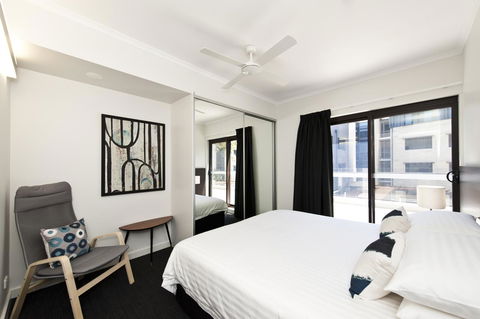 St Catherine\'s On Park - Surfers Paradise Gold Coast 13