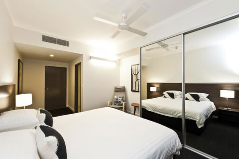 St Catherine\'s On Park - Surfers Paradise Gold Coast 12