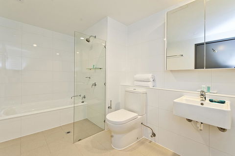 St Catherine\'s On Park - Surfers Paradise Gold Coast 6
