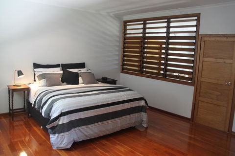Beach House On Fox - Surfers Paradise Gold Coast 2