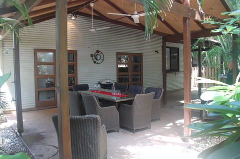Beach House On Fox - Surfers Paradise Gold Coast 23