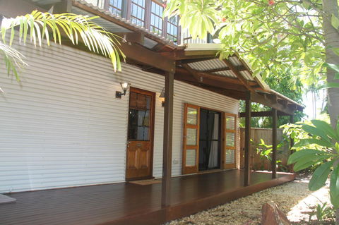 Beach House On Fox - Surfers Paradise Gold Coast 1