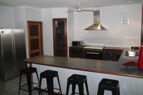 Beach House On Fox - Surfers Paradise Gold Coast 12