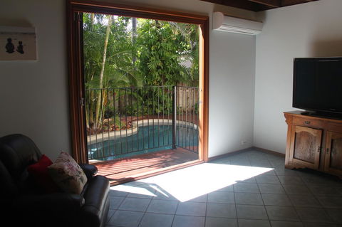 Beach House On Fox - Surfers Paradise Gold Coast 26