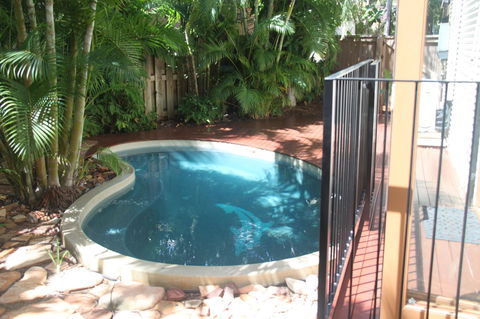 Beach House On Fox - Surfers Paradise Gold Coast 18