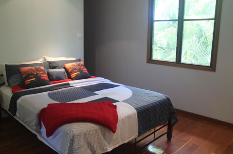Beach House On Fox - Surfers Paradise Gold Coast 5