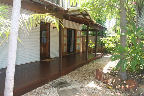 Beach House On Fox - Surfers Paradise Gold Coast 0