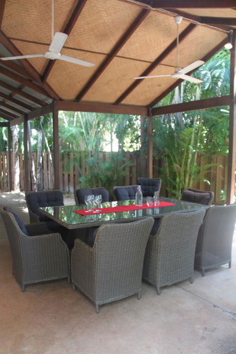 Beach House On Fox - Surfers Paradise Gold Coast 21