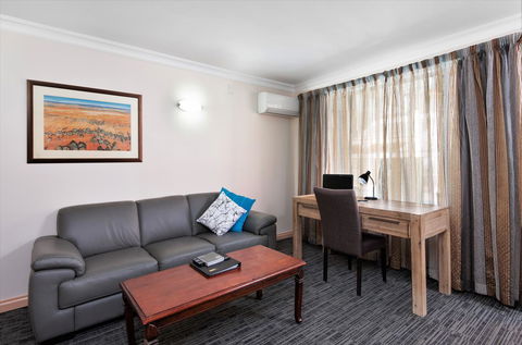 Quest Yelverton Kalgoorlie - Surfers Paradise Gold Coast 9