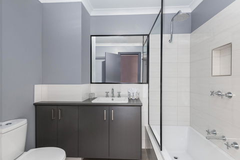Quest Yelverton Kalgoorlie - Surfers Paradise Gold Coast 22