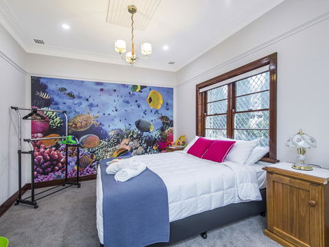Luxury Federation Style Home - Sleeps 10 - Surfers Paradise Gold Coast 10