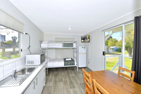 Mandurah Coastal Holiday Park - Surfers Paradise Gold Coast 17