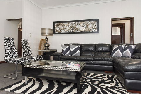 Big House Heated Pool 11 Beds Como / South Perth / Applecross - Surfers Paradise Gold Coast 7