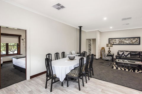 Big House Heated Pool 11 Beds Como / South Perth / Applecross - Surfers Paradise Gold Coast 13