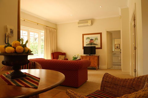 Two Sisters Chalets - Surfers Paradise Gold Coast 28