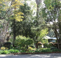 Two sisters Chalets - Surfers Paradise Gold Coast
