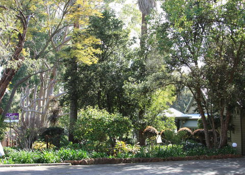 Two Sisters Chalets - Surfers Paradise Gold Coast 0