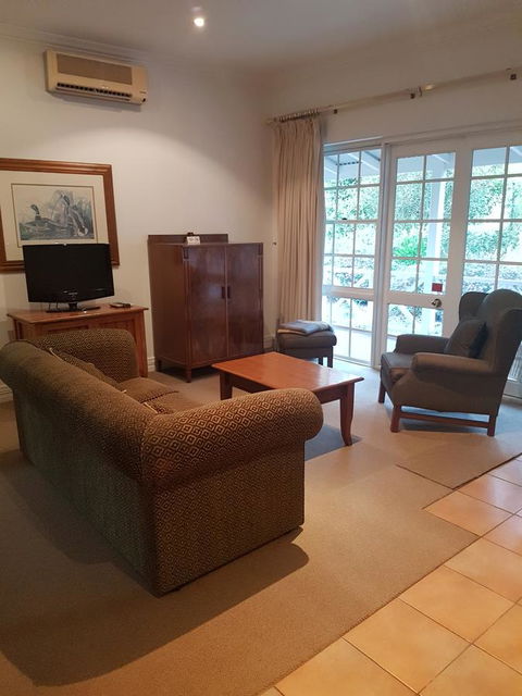 Two Sisters Chalets - Surfers Paradise Gold Coast 13