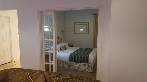 Two Sisters Chalets - Surfers Paradise Gold Coast 7