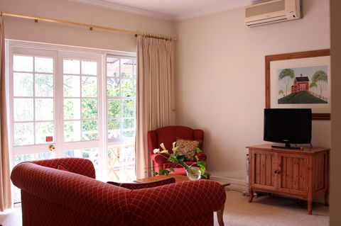 Two Sisters Chalets - Surfers Paradise Gold Coast 34