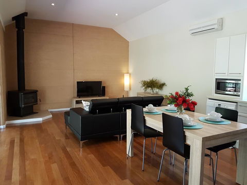 Jarrah Grove Forest Retreat - Surfers Paradise Gold Coast 7
