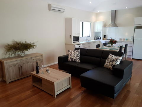 Jarrah Grove Forest Retreat - Surfers Paradise Gold Coast 8
