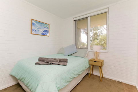 SEA BREEZE â€“ Between Cottesloe Beach & Swan River - Surfers Paradise Gold Coast 8