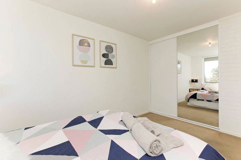 SEA BREEZE â€“ Between Cottesloe Beach & Swan River - Surfers Paradise Gold Coast 18