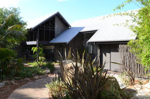 DESIGNER'S STUDIO - Surfers Paradise Gold Coast 13