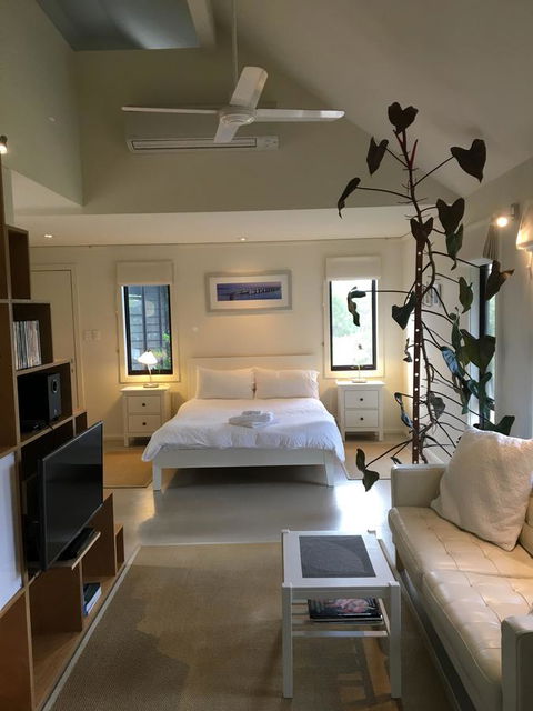 DESIGNER'S STUDIO - Surfers Paradise Gold Coast 0