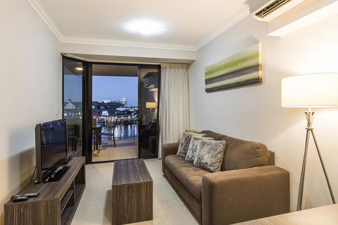 Dolphin Quay Apartments - Surfers Paradise Gold Coast 20