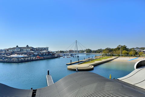 Dolphin Quay Apartments - Surfers Paradise Gold Coast 7