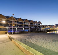 Dolphin Quay Apartments - Surfers Paradise Gold Coast