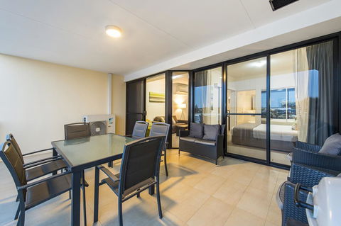Dolphin Quay Apartments - Surfers Paradise Gold Coast 38