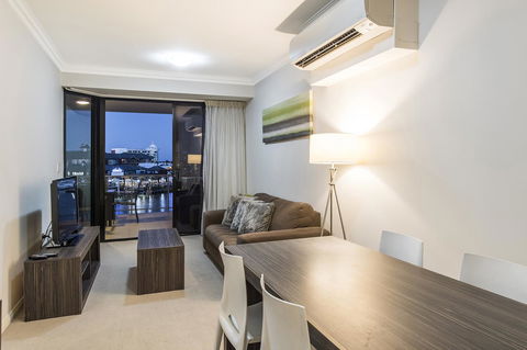 Dolphin Quay Apartments - Surfers Paradise Gold Coast 19