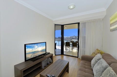 Dolphin Quay Apartments - Surfers Paradise Gold Coast 2
