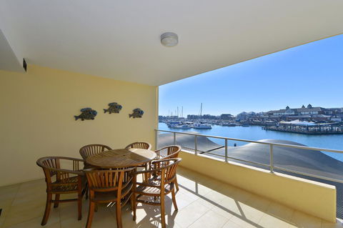 Dolphin Quay Apartments - Surfers Paradise Gold Coast 14