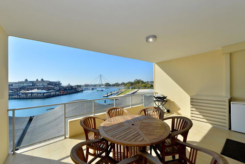 Dolphin Quay Apartments - Surfers Paradise Gold Coast 15